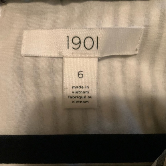 1901 sleeveless blue and white seersucker jumper - Picture 5 of 6